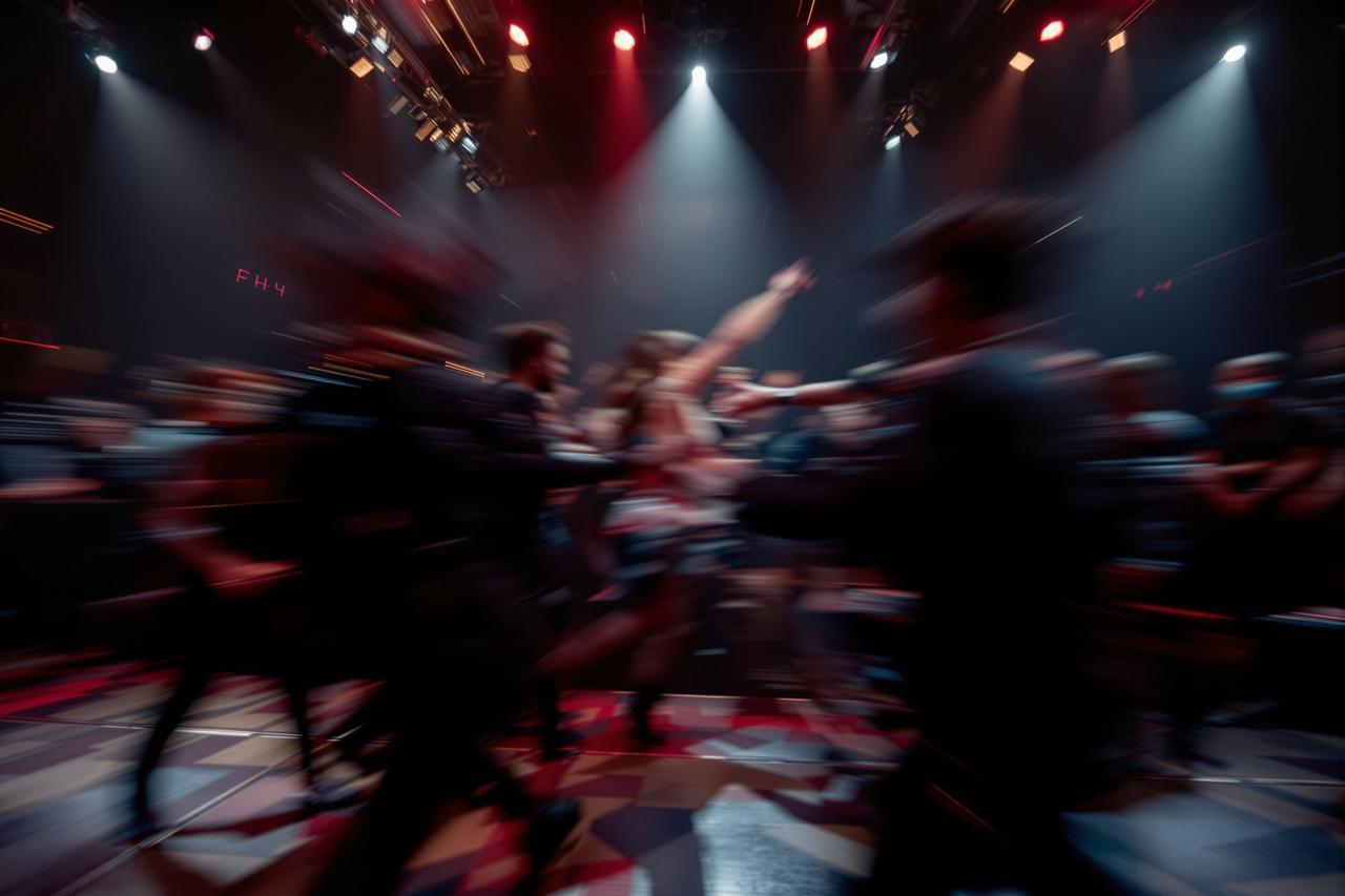 清新女神兼网红行业新星，零绯闻女星与资阳直播培训学员的反差崭露头角